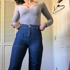 Brandy Melville Long Sleeve Crop Top